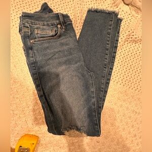 GOOD AMERICAN WOMENS SIZE 0/25 Distressed Blue Jeans